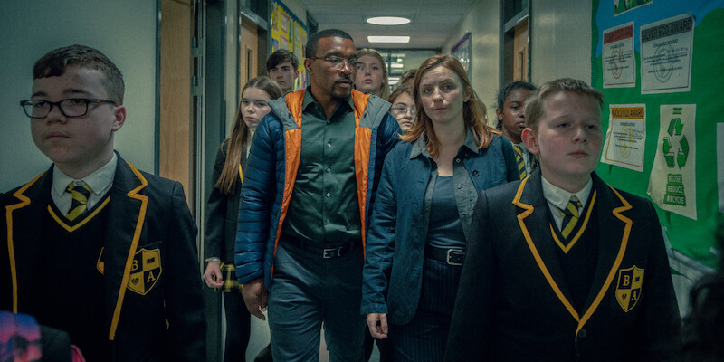 Ashley Walters as Detective Inspector Bascombe, Faye Marsay as Detective Sergeant Frank, in 'Adolescence'
