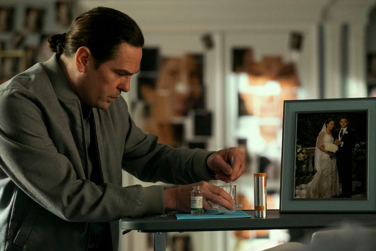 Henry Thomas as Frederick Usher in Episode 7 of ‘The Fall of the House of Usher.’
