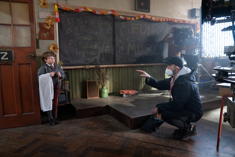 Charlie Hodson-Prior as Bruce Bogtrotter and Director Matthew Warchus