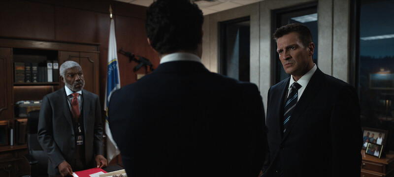 Vondie Curtis-Hall as Walter Nyland and Nathan Fillion as Alton West in Season 2 of 'The Recruit'