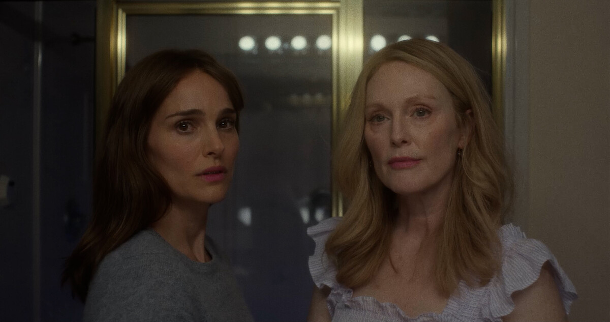 Natalie Portman and Julianne Moore in 'May December'