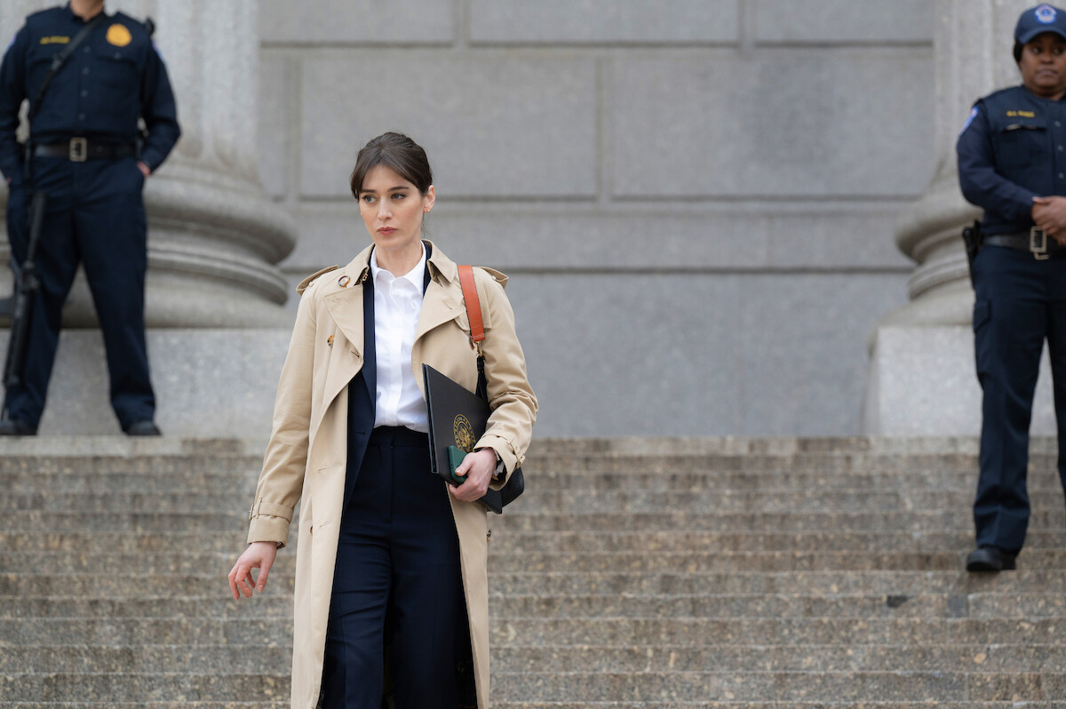 Lizzy Caplan as Alexandra Mullen in ‘Zero Day’