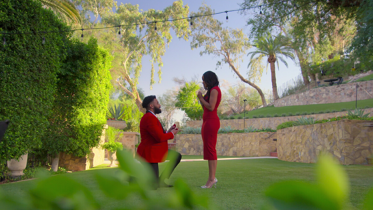 Scotty proposes to Aria