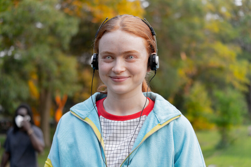 “Wanna go see a movie sometime soon, Lucas?” - 68 Behind-the-Scenes pics from ‘Stranger Things’ Season 4 You Have to See Slideshow
