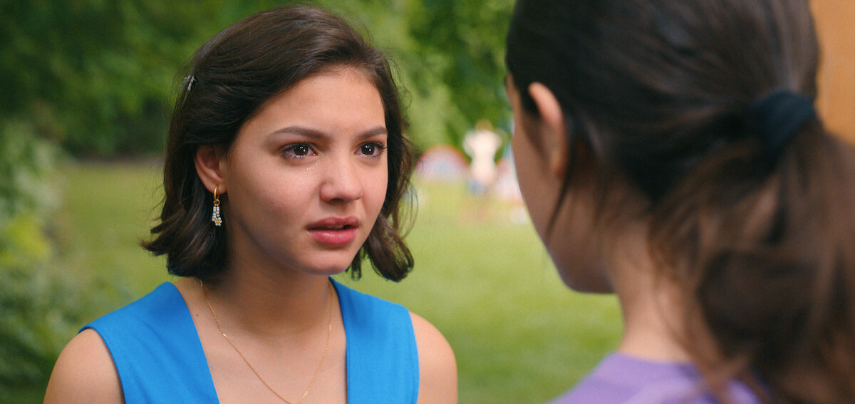 Samantha Lorraine as Lydia Rodriguez Katz and Sunny Sandler as Stacy Friedman.