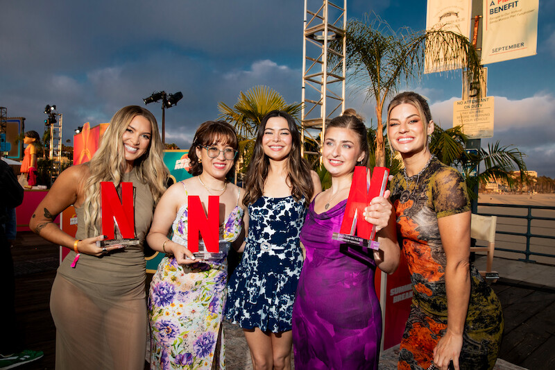 Madison Errechiello, Dani Bowman, Miranda Cosgrove, Abbey Romeo, and Hannah Stocking