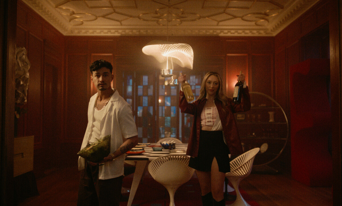 Gavin Leatherwood as Dennis and Alycia Debnam-Carey as Nikki in ‘It’s What’s Inside’