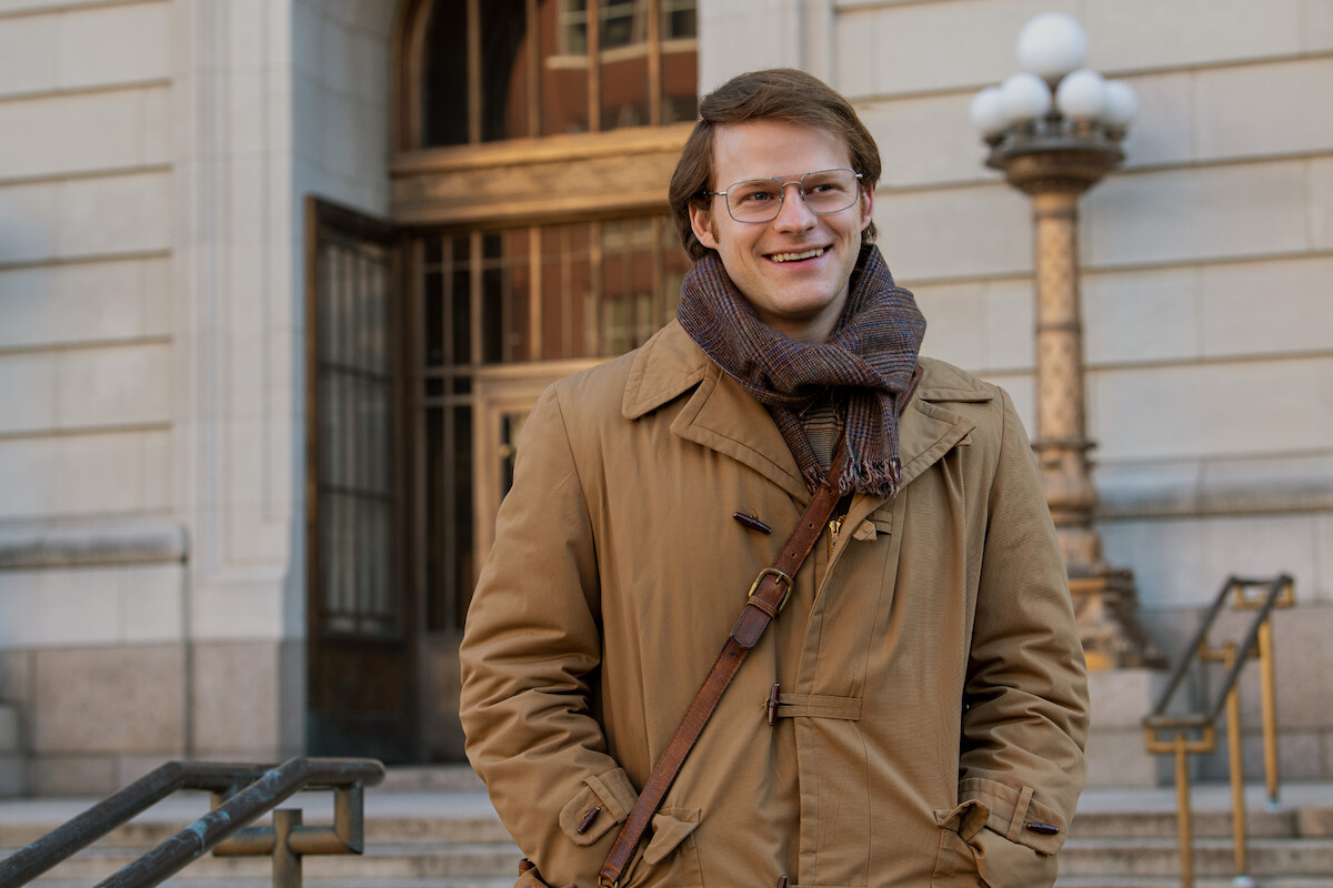 Lucas Hedges as Robert Gottlieb