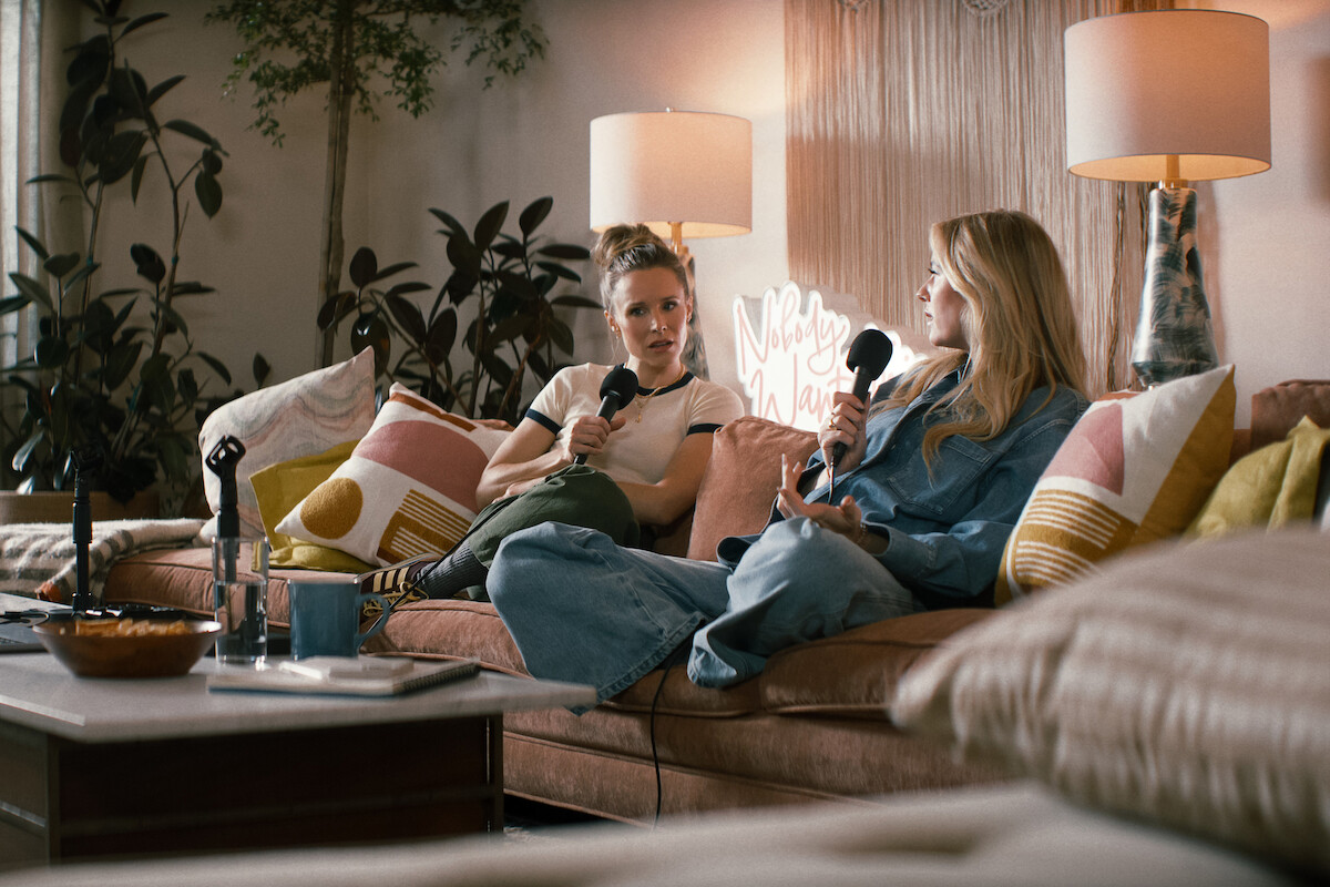 Kristen Bell as Joanne and Justine Lupe as Morgan in Season 1 of ‘Nobody Wants This’