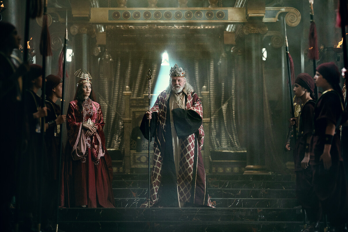 Mili Avital as Mariamne and Anthony Hopkins as King Herod in ‘Mary’