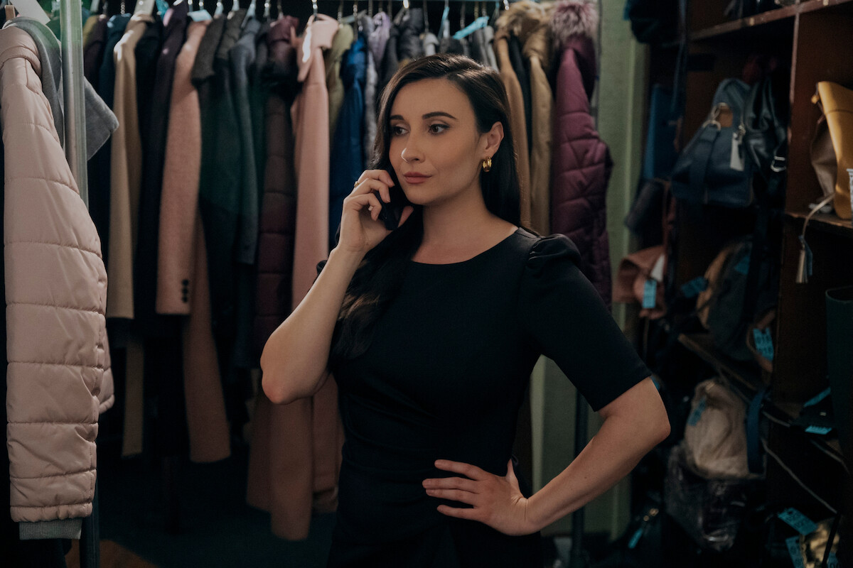 Lilah Richcreek Estrada as Julie in ‘A Man on the Inside’ Season 2.