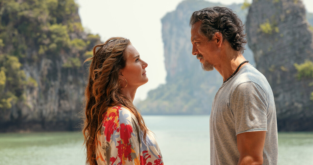 Benjamin Bratt and Brooke Shields as Lana in 'Mother of the Bride'.