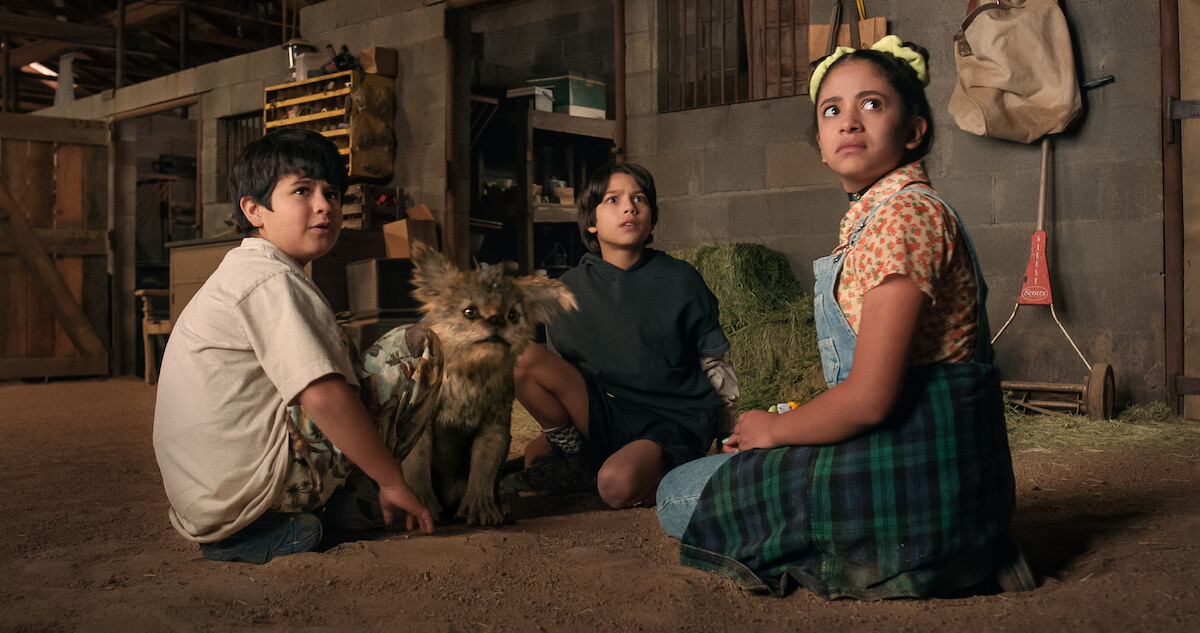 Memo (Nickolas Verdugo), Alex (Evan Whitten), Luna (Ashley Ciarra), and Chupa