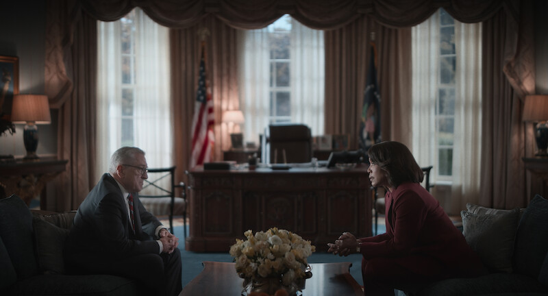 Robert De Niro as George Mullen and Angela Bassett as President Mitchell in 'Zero Day'