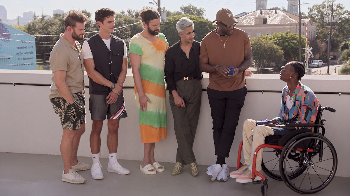 The Fab Five meet with Speedy. 