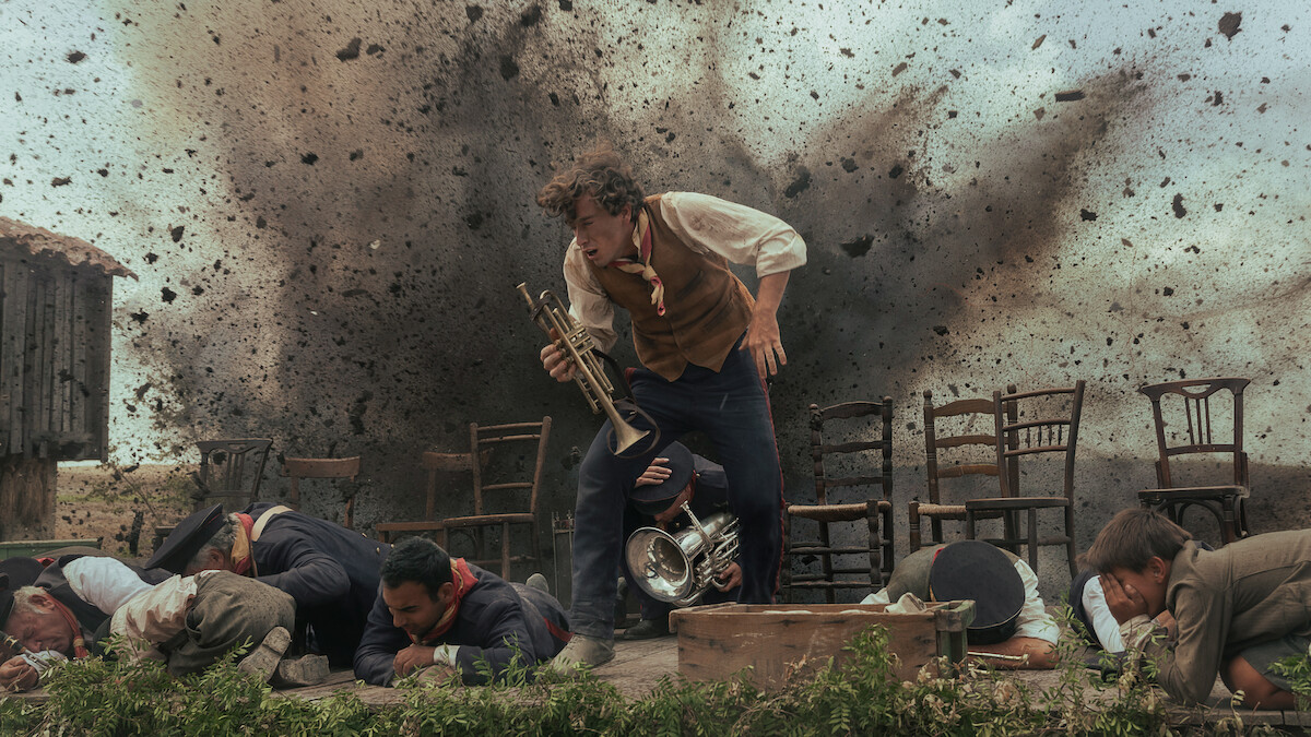LA BOLA NEGRA. Guitarricadelafuente as Sebastián in La Bola Negra. Cr. Carla Oset/Netflix © 2026.
