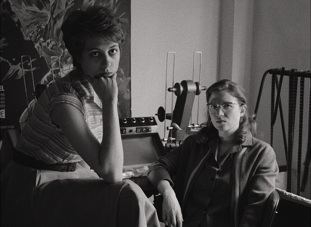 Pauline Scoupe Fournier as Lila Herman (left) and Cécile Iliana Zabeth as Cécile Decugis (right)