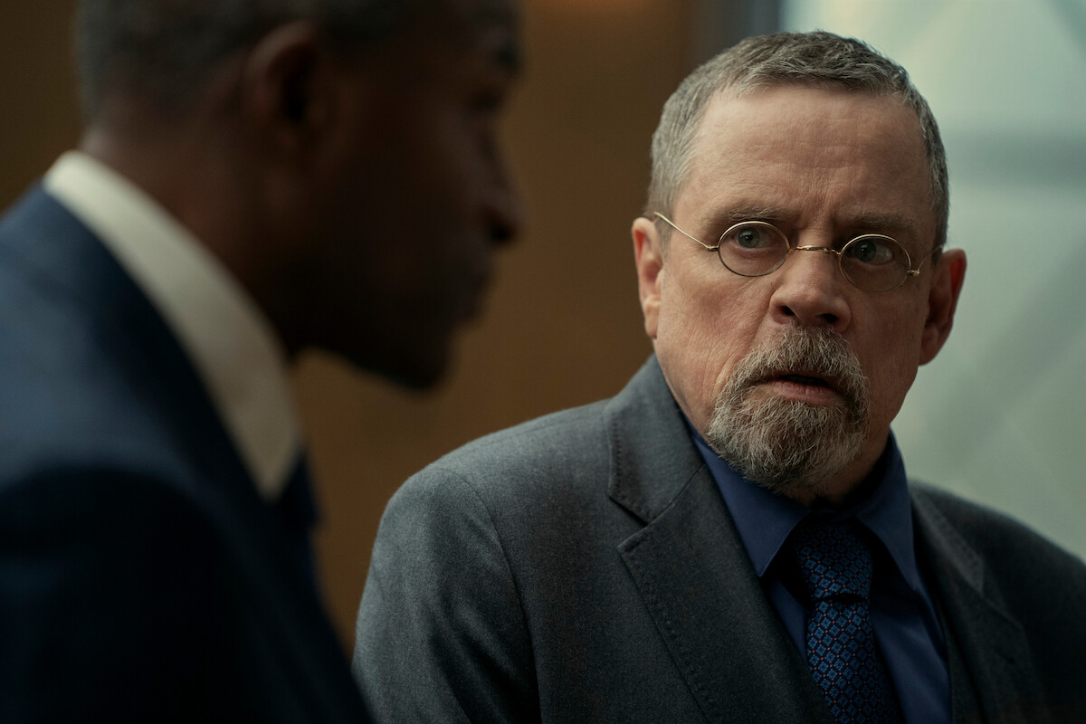 Carl Lumbly as C. Auguste Dupin, Mark Hamill as Arthur Pym in episode 101 of The Fall of the House of Usher.
