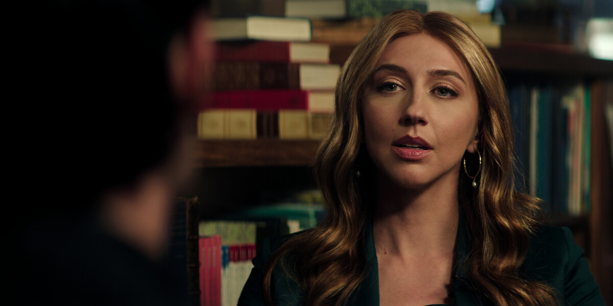 Heidi Gardner as Kim Kramer in ‘You’