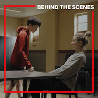 Owen Cooper e Erin Doherty no set de ‘Adolescência’