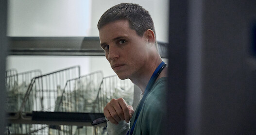 Eddie Redmayne on Playing a Serial Killer in ‘The Good Nurse’