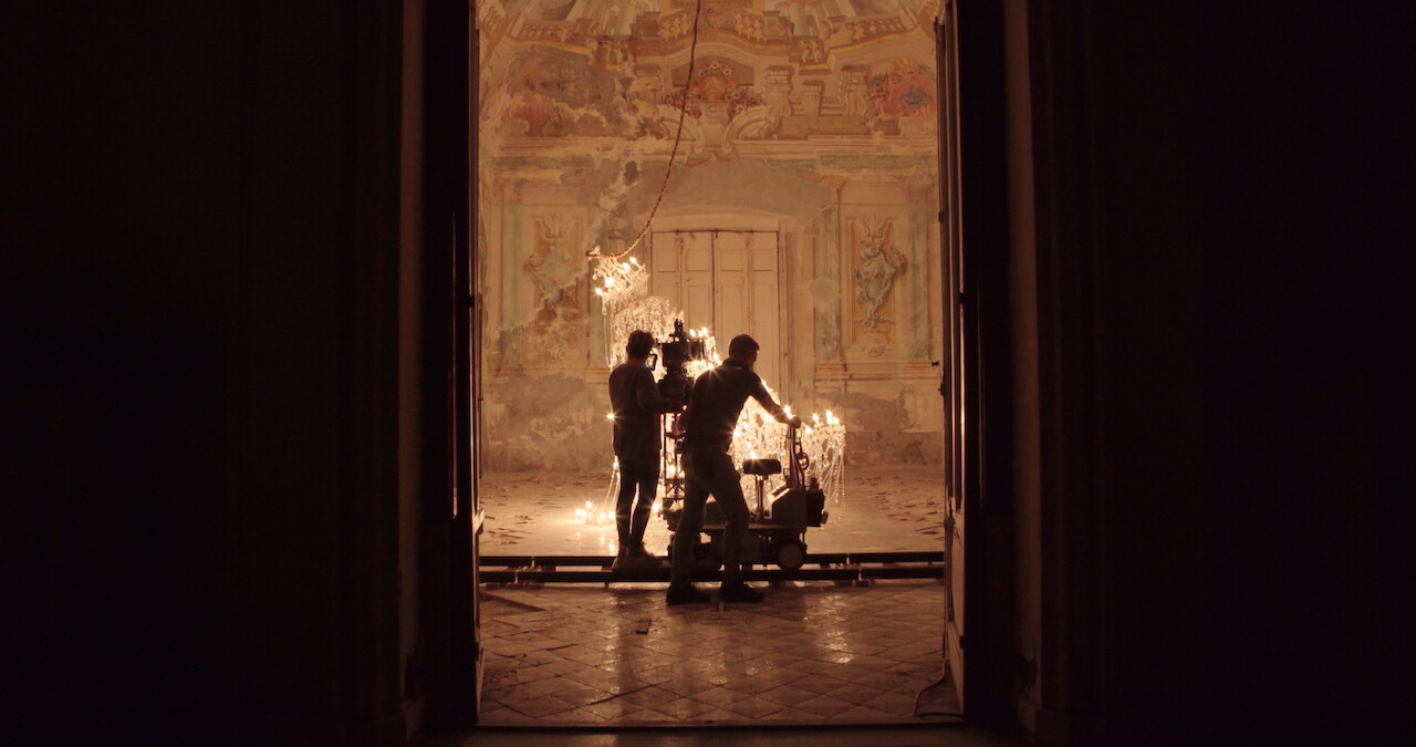 Director Paolo Sorrentino Featurette | The Hand of God Card Image