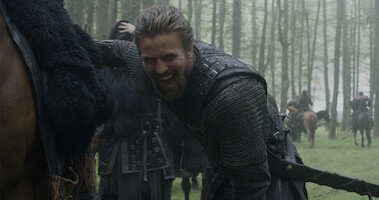 Leo Suter Struggles to Mount His Horse in These 'Vikings: Valhalla' S1 Bloopers