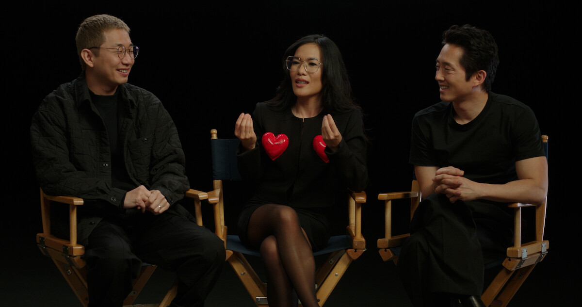 Lee Sung Jin, Ali Wong e Steven Yeun.