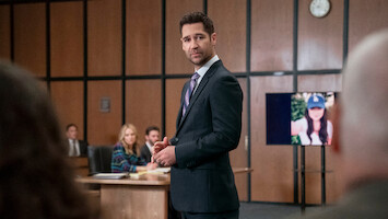 Gabriel Garcia-Rulfo in a suit as ‘The Lincoln Lawyer’