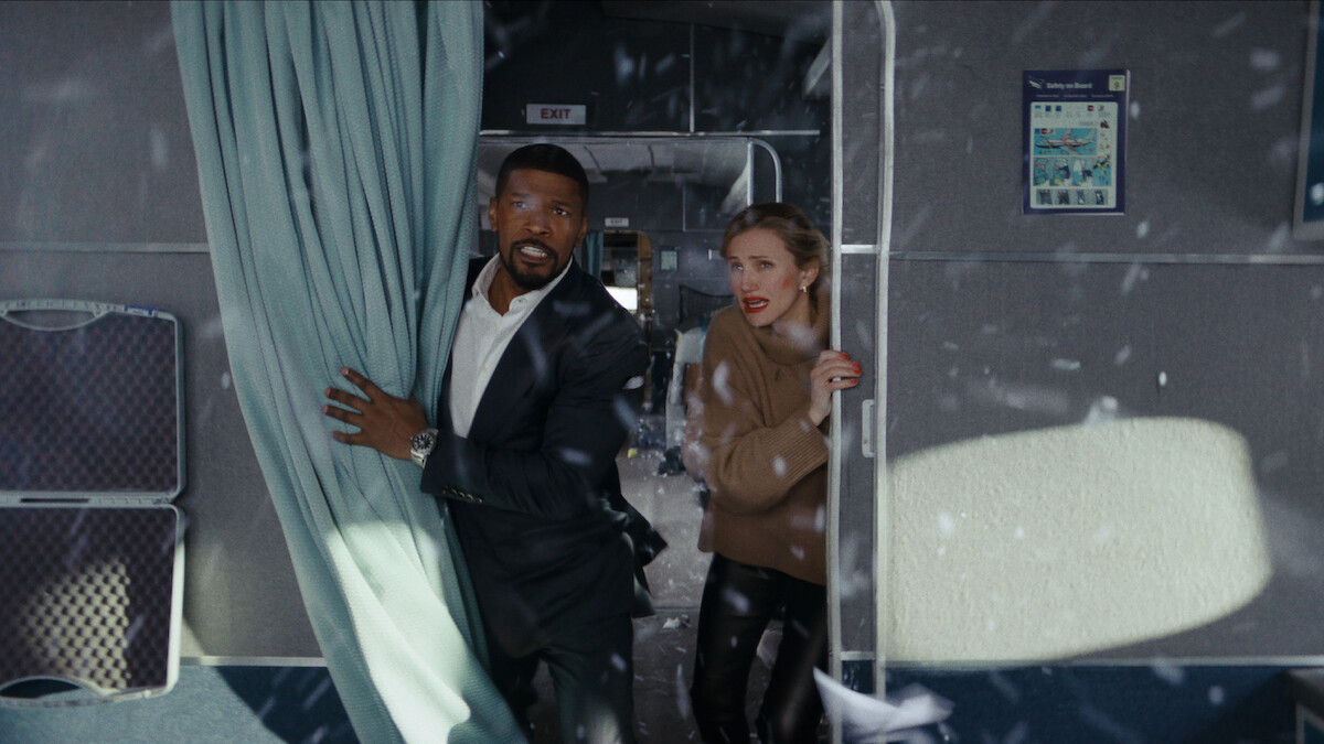 Jamie Foxx as Matt and Cameron Diaz as Emily in 'Back In Action.'