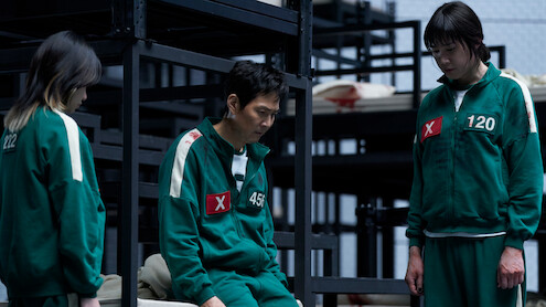 Squid Game S3 (L to R) Jo Yu-ri as Jun-hee, Lee Jung-jae as Seong Gi-hun, Park Sung-hoon as Hyun-ju in Squid Game S3 Cr. No Ju-han/Netflix © 2025