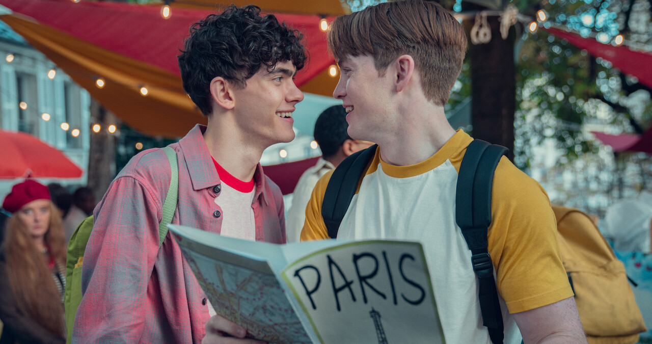 Joe Locke and Kit Connor look into each other's eyes in 'Heartstopper' Season 2