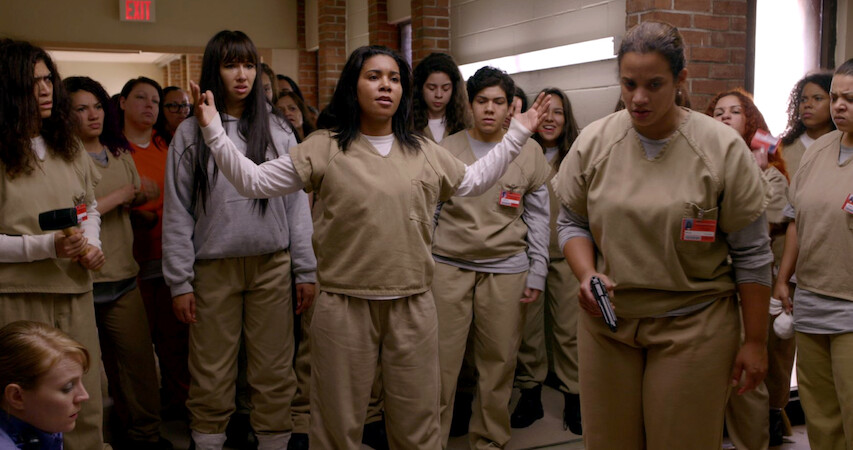 Crowd in the hallway in 'Orange Is the New Black'