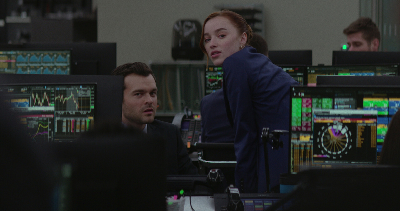  Alden Ehrenreich as Luke and Phoebe Dynevor as Emily.