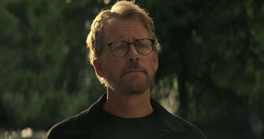 Greg Kinnear as Tom Lockwood in You Season 4