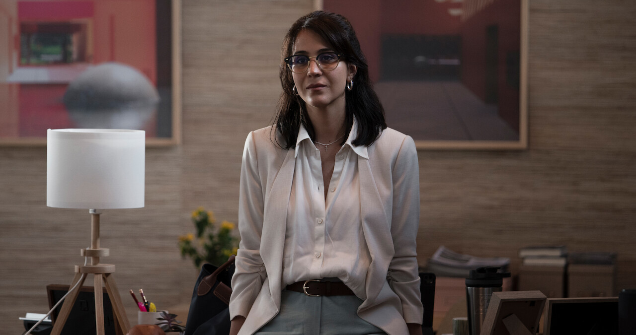 Cassandra Ciangherotti as Mavi Guevara in 'Las Viudas de los Jueves' or 'Thursday's Widows.'