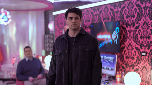 The Recruit. Noah Centineo as Owen Hendricks in Episode 204 of The Recruit. Cr. Ricardo Hubbs/Netflix © 2024