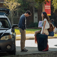 Tom Blyth as Alex and Emily Bader as Poppy in 'People We Meet on Vacation'