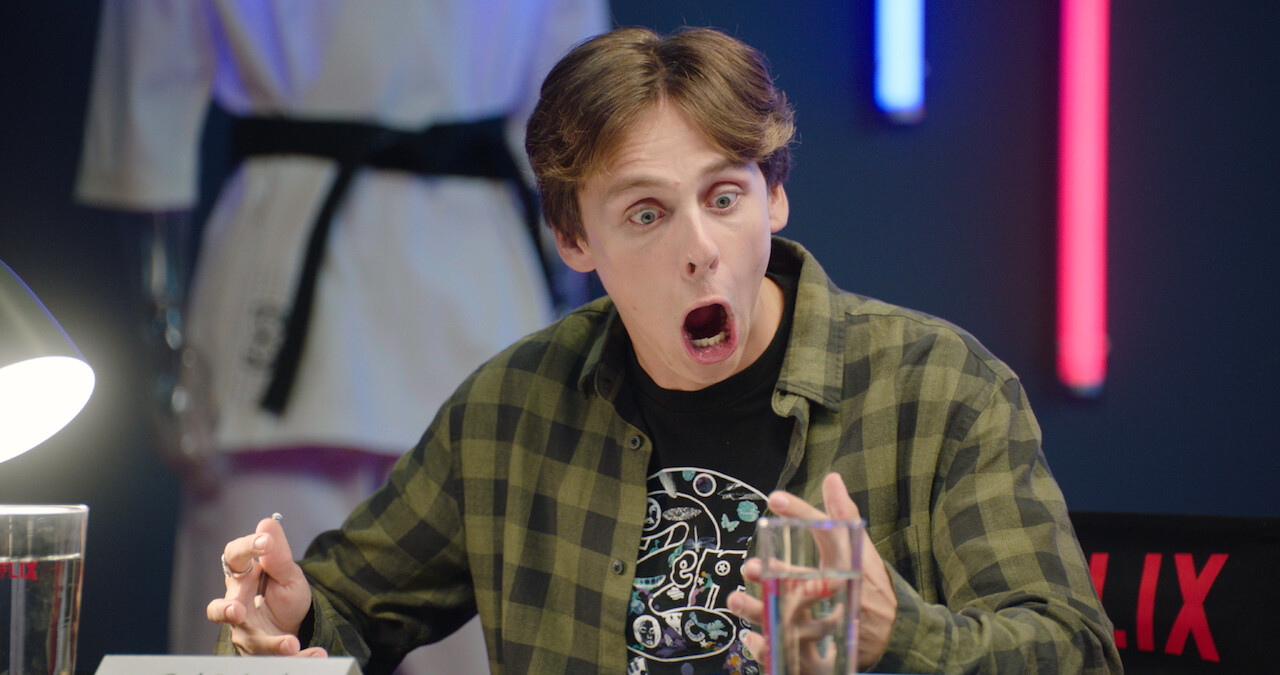 Watch Cobra Kai cast read fan fiction