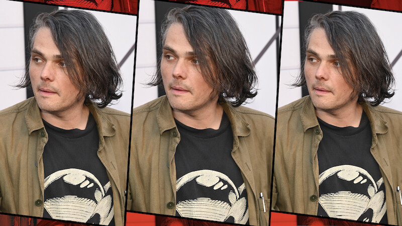 Gerard Way poses on the red carpet.