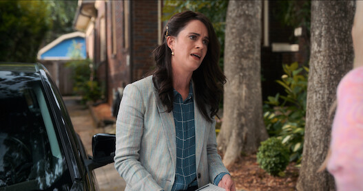 Stephanie Wants To Go Back To School in 'Senior Year'