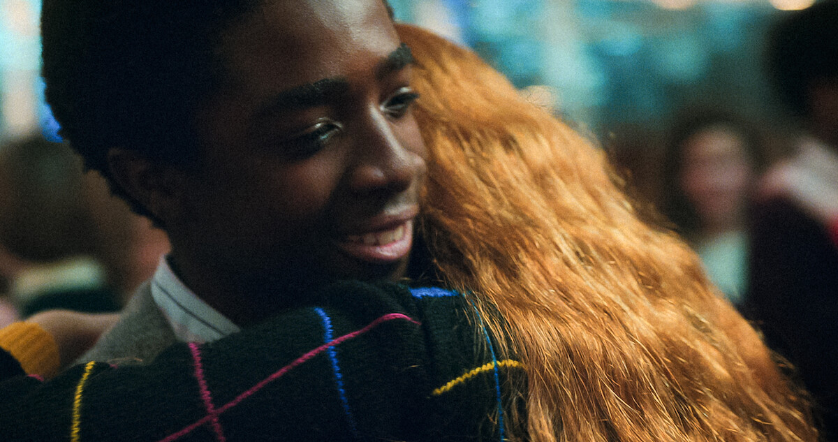 Lucas Sinclair (Caleb McLaughlin) and Max Mayfield (Sadie Sink) embracing.