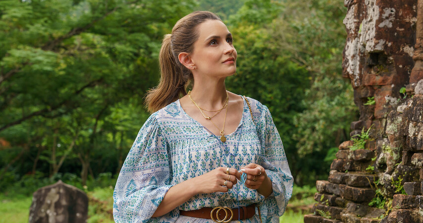 Rachael Leigh Cook Travels to Vietnam in ‘A Tourist’s Guide To Love’