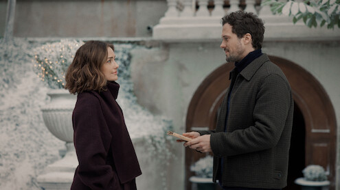 Champagne Problems. (L-R) Minka Kelly as Sydney Price and Tom Wozniczka as Henri Cassell in Champagne Problems. Cr. Mika Cotellon/Netflix © 2025.