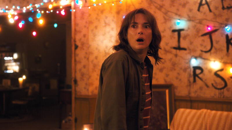 Winona Ryder como Joyce Byers na temporada 1 de ‘Stranger Things’.