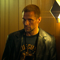 Tobias Santelmann and Joel Kinnaman in the Detective Hole Trailer.