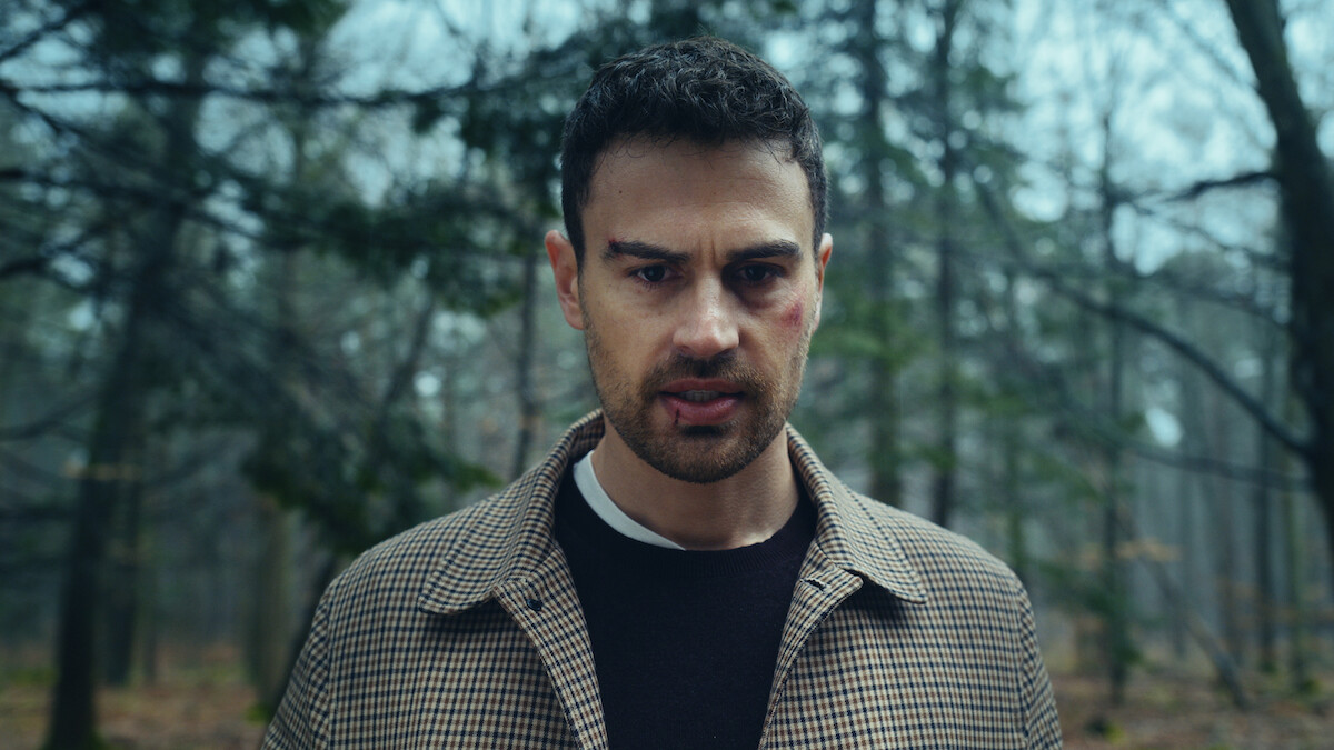 Theo James as Eddie Horniman stands outside with a black eye and a perplexed expression in season 1 of 'The Gentlemen'