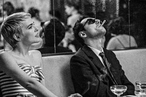 Nouvelle Vague. (L-R) Zoey Deutch as Jean Seberg and Guillaume Marbeck as Jean Luc Godard in Nouvelle Vague. 