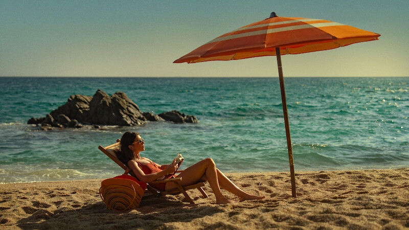 Emily Bader as Poppy in 'People We Meet on Vacation'