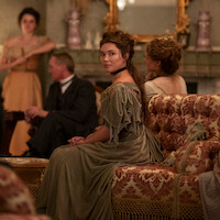 Florence Pugh as Cathy Ames.